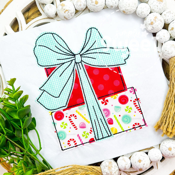 1847 - CHRISTMAS PRESENT WITH BIG BOW - APPLIQUE CHILD SHIRT
