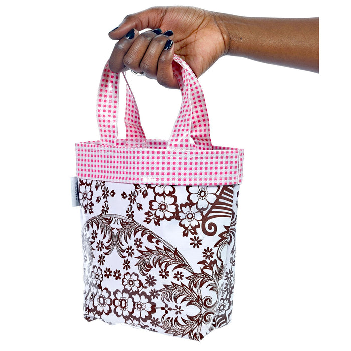 freckled sage toile brown chickee bag in use