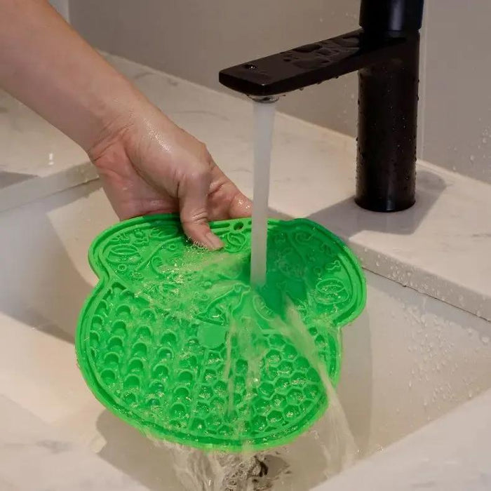 Pet Lick Mat – Suction Slow Feeder for Dogs & Cats