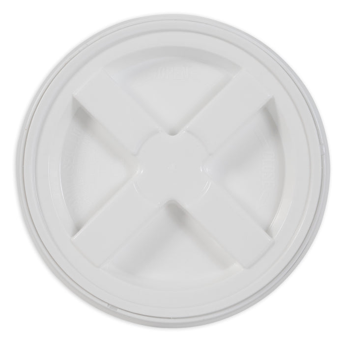 The Vittles Vault 2.0 Replacement Lid, a white round plastic lid, has a raised X pattern at its center and an elevated rim for a secure seal on Vittles Vault containers.