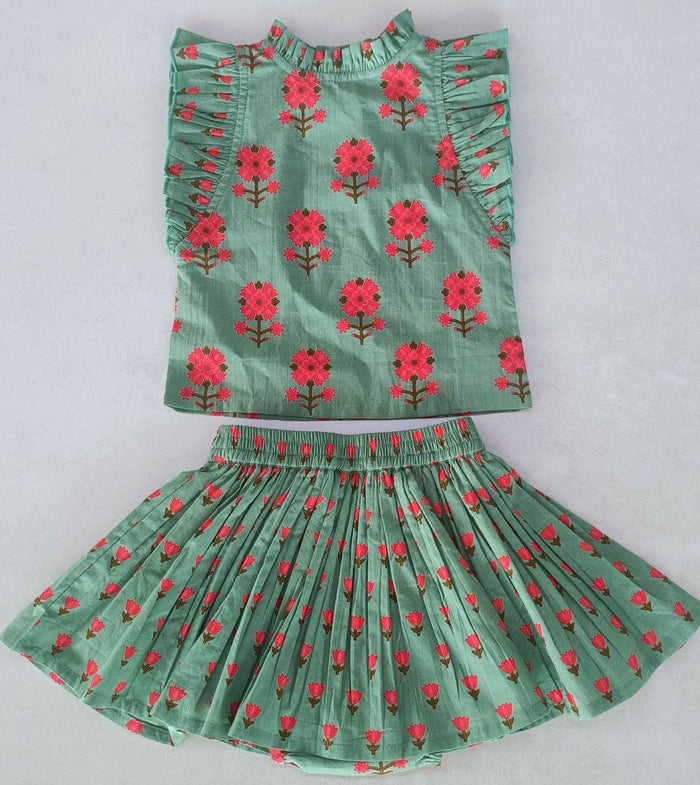 Yo Baby - Green Floral Neck Ruffle Top & Skorts Set: 6-9 month